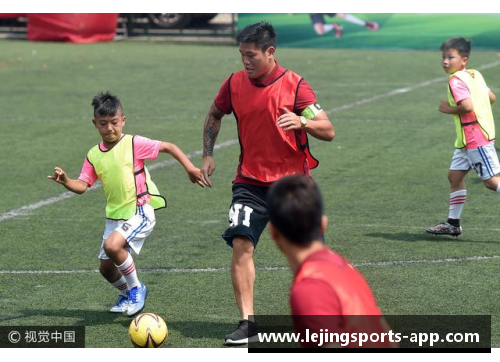 蠢球员踢球：场上的笑料与教训