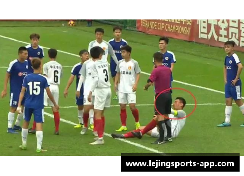 球员鲜血直流：足球世界的激情与牺牲